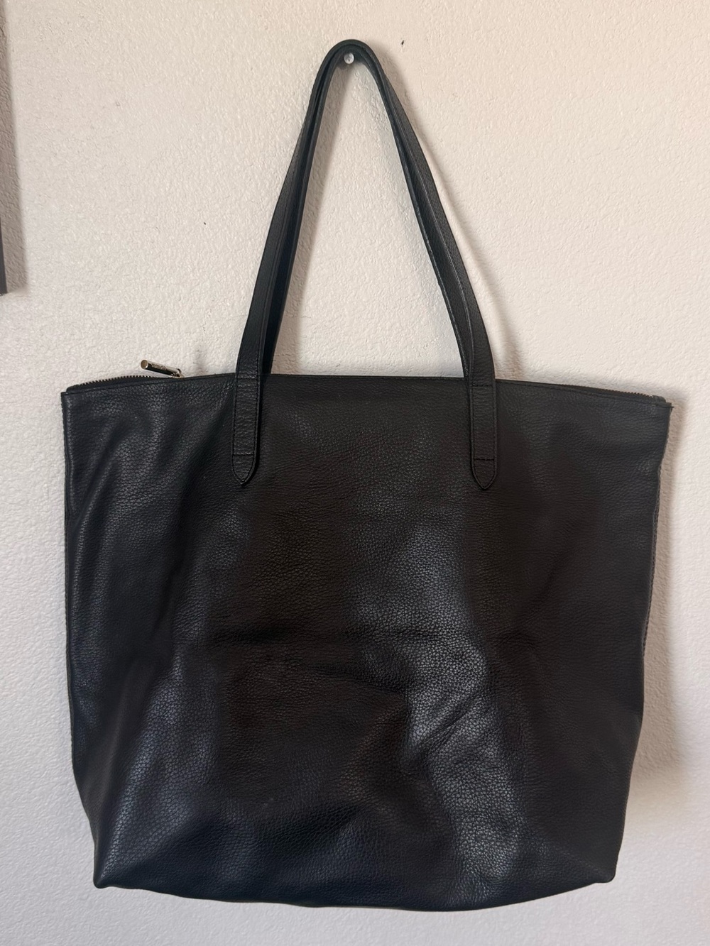 Cuyana Black Classic Easy Tote Black Pebbled Leather Minimalist Work Bag